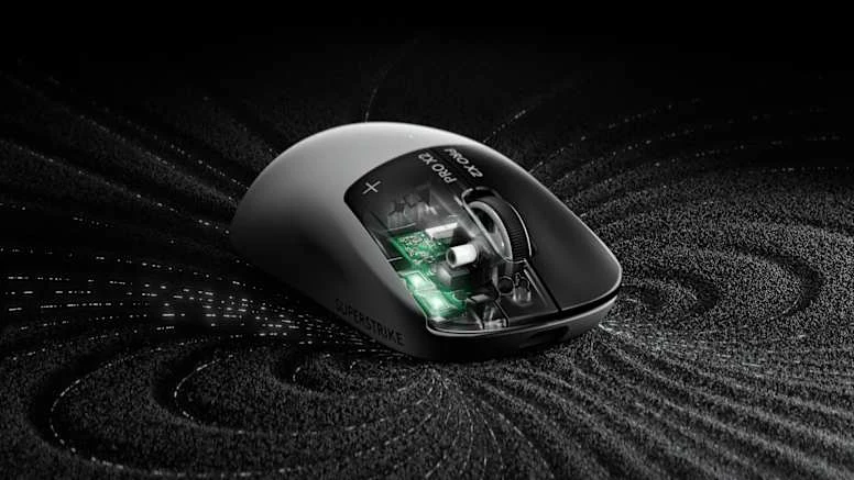 Logitech G PRO X2 Superstrike na biurku