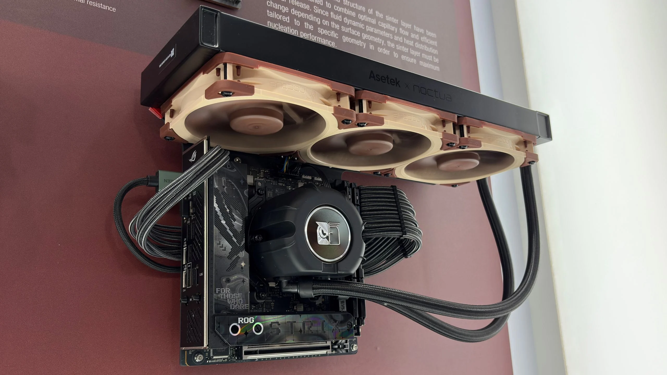 Noctua NL-LC1 pokazana w materiałach prasowych jako drogi, ale dopracowany zestaw AIO.